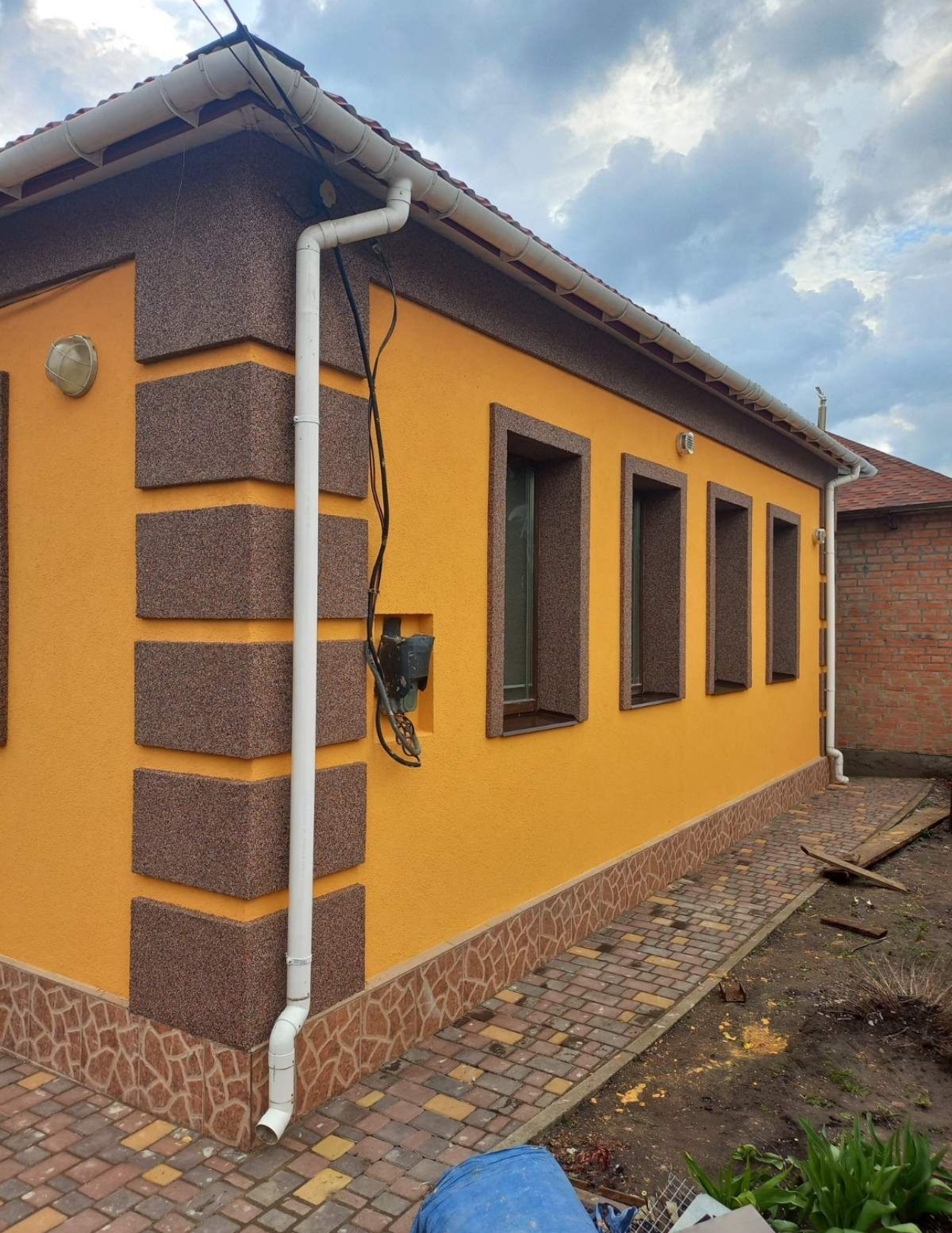 Будівництво ангарів Полтава – покрівля складських приміщень, комерційні покрівельні роботи