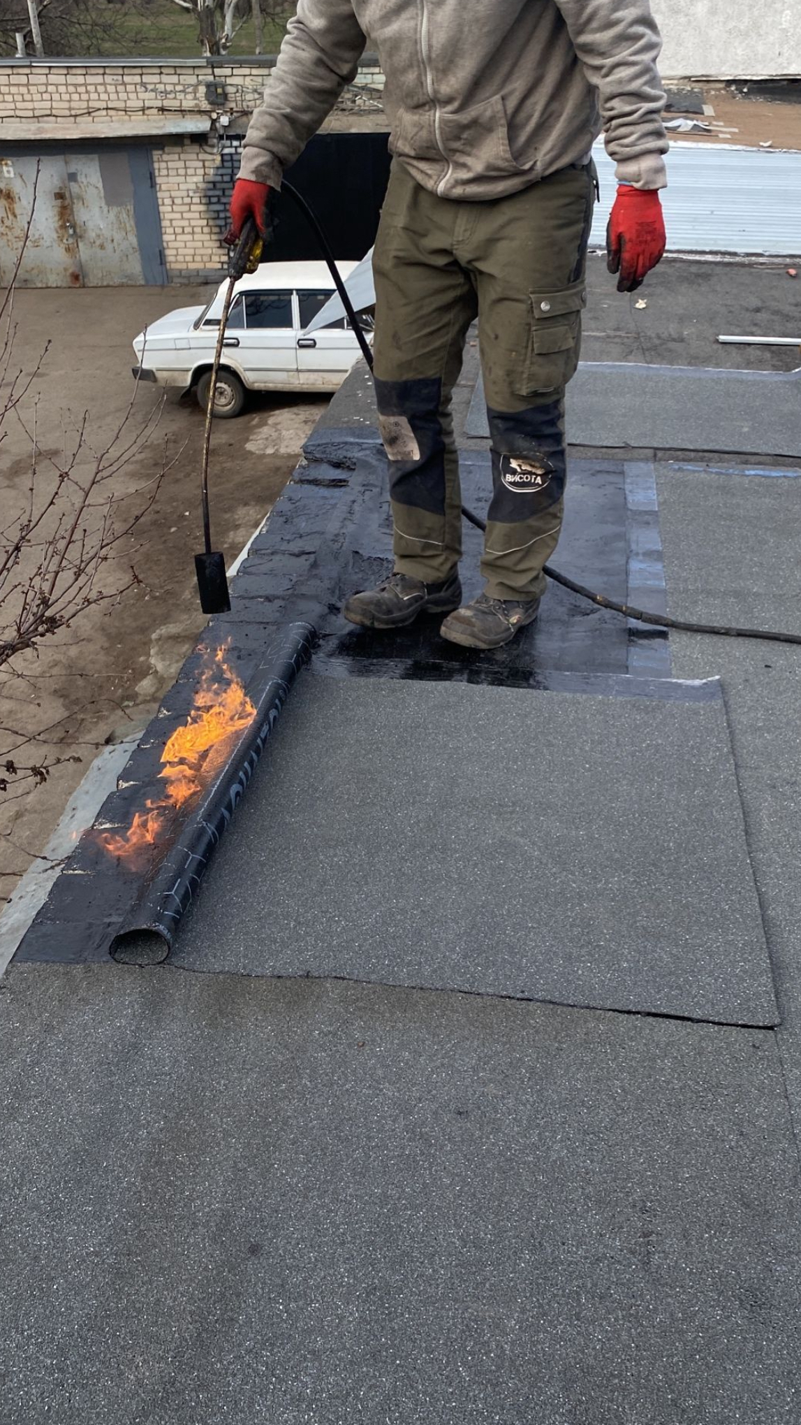 Будівництво даху Полтава – зведення мансардного поверху з сучасною покрівлею